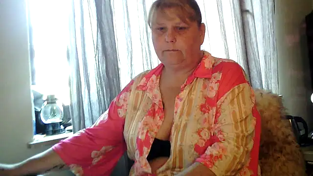 Sylviastar46 Chat XXX live