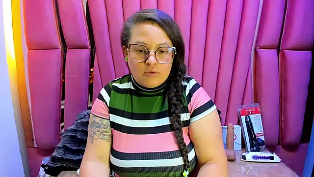 Sarah_Boobs_ Chat XXX in diretta
