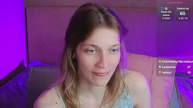 XXX chat uživo modela Emily_Cartex