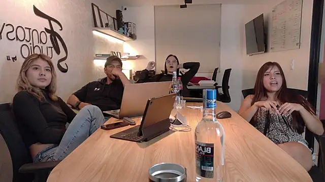 SecretKnigth Chat XXX in diretta