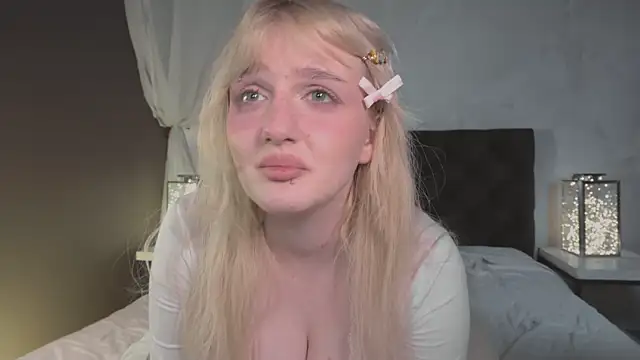 ELLIEJAY Adlı Modelin Canlı XXX Sohbeti