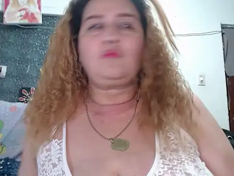 Perla1981-- Live XXX Chat