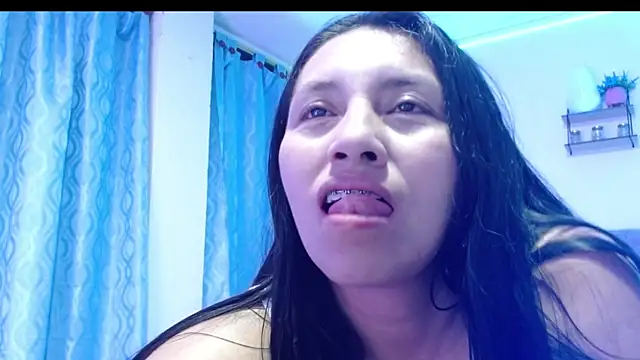 naya_10 live XXX chat