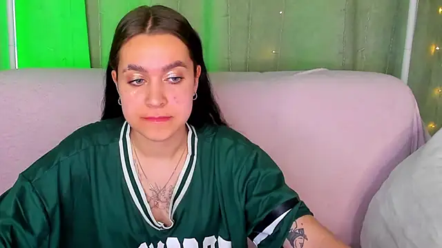 XXX chat uživo modela AishaTempt