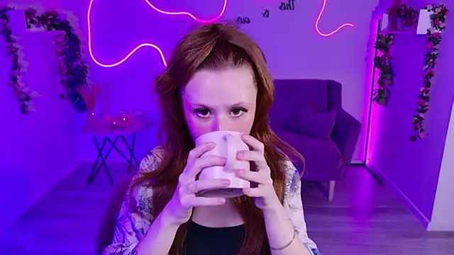 Chat +18 de AuroraBabyDoll ao vivo
