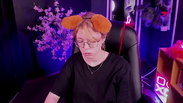 Онлайн чат XXX FoxxyyPolly