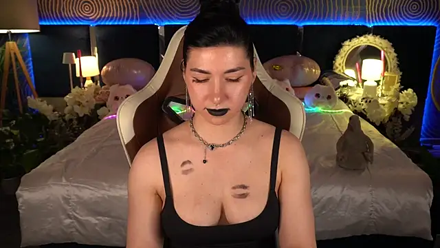 دردشة EmilyCandyy الجنسية المباشرة