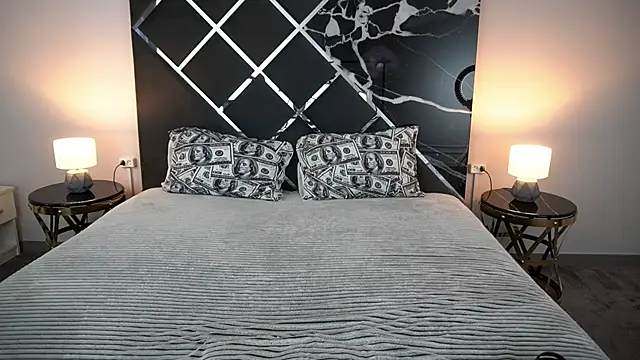CyrenaLuxe 现场XXX聊天