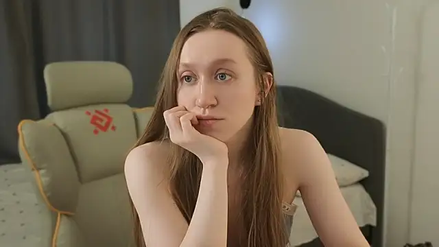 mowalova Adlı Modelin Canlı XXX Sohbeti