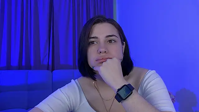 AdrianaToress' Live XXX Chat