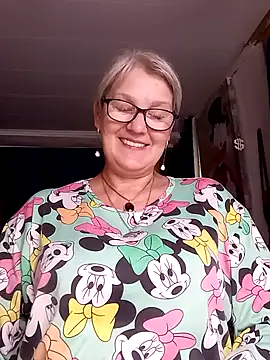 Chat +18 de irinamaux ao vivo