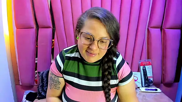 Sarah_Boobs_'s Live XXX Chat