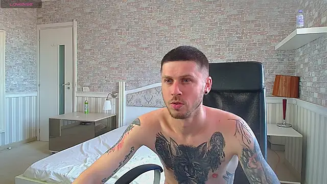JonahShaw Chat XXX in diretta