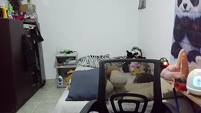 Živý XXX chat curly_greeneyed