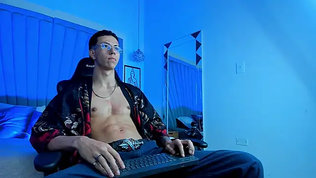 Онлайн чат XXX OliverThompsonJS