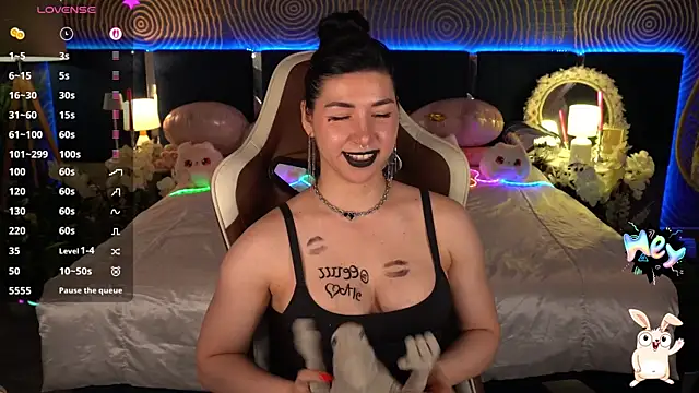 EmilyCandyy's Live XXX Chat