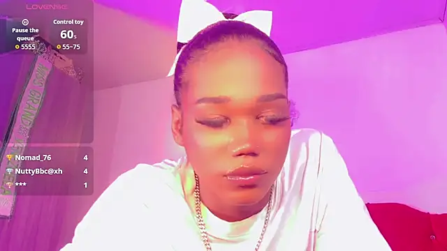 צ'אט XXX בשידור חי של naomy__xx