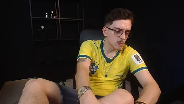 Chat +18 de FelixStarkk ao vivo