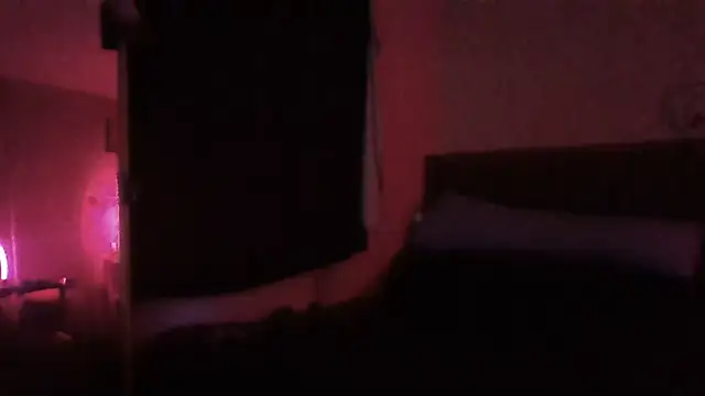 1n0nlythroat's Live XXX Chat