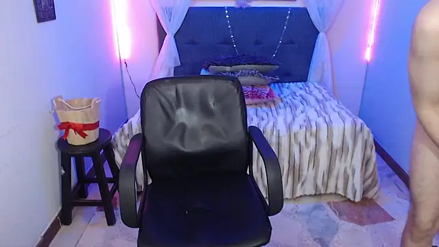 Elliot_23 Live XXX Chat