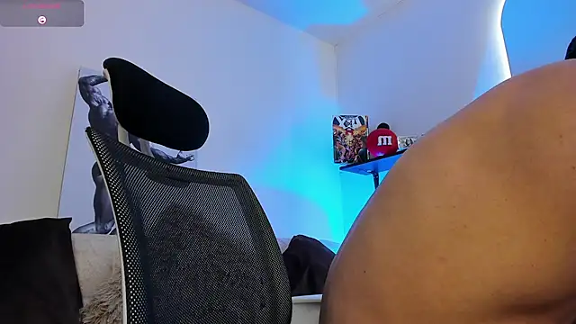 LiamReigns_'s Live XXX Chat