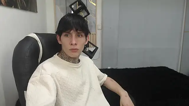 XXX chat uživo modela Cry_thereal