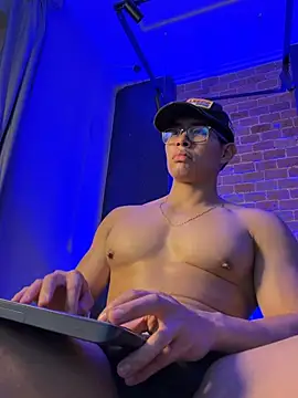 GrayAndrews' Live XXX Chat