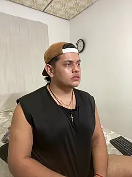 boy_jasson Adlı Modelin Canlı XXX Sohbeti