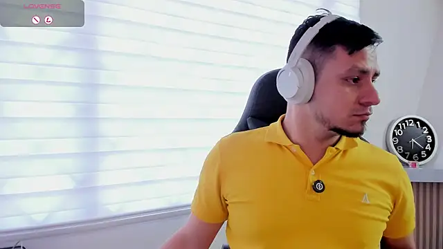 צ'אט XXX בשידור חי של Rick_Adams