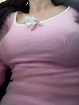 -missbehaving-'s Live XXX Chat
