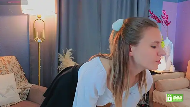 Chiaranotte's Live XXX Chat