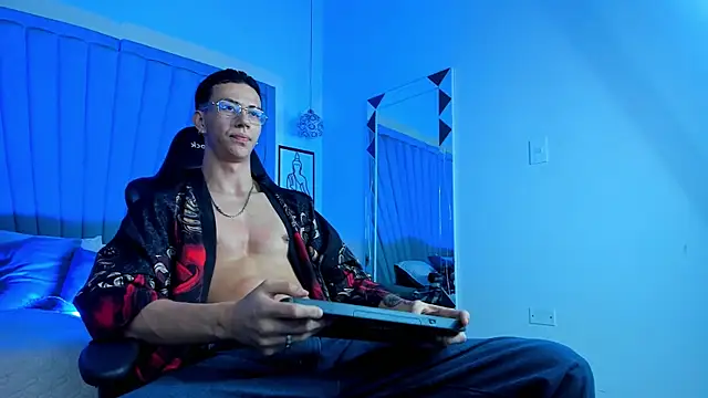 Онлайн чат XXX OliverThompsonJS