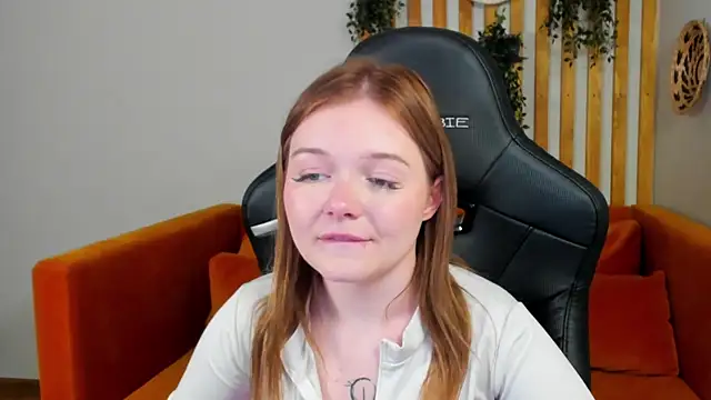 ElinaVale's Live XXX Chat