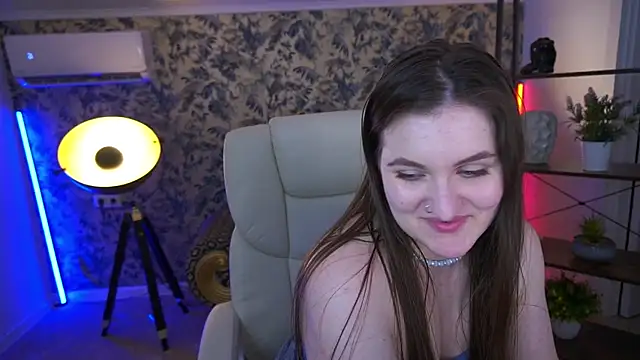 Chat +18 de EmmyCharmm ao vivo
