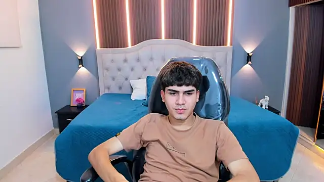 Tommy18__'s Live XXX Chat