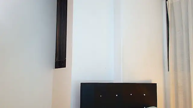 Milo_K live XXX chat