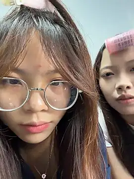YY-1-1-1's Live XXX Chat