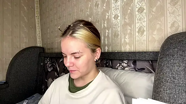 KimWarner's Live XXX Chat