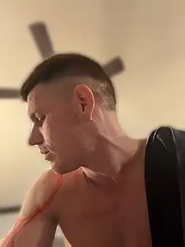 Онлайн чат XXX JockNThirsty