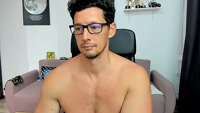 BrutusK08's Live XXX Chat
