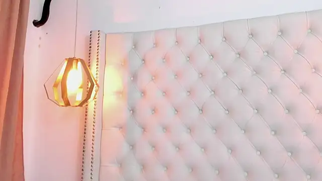 Chat +18 de _ISALITTLESTAR_ ao vivo