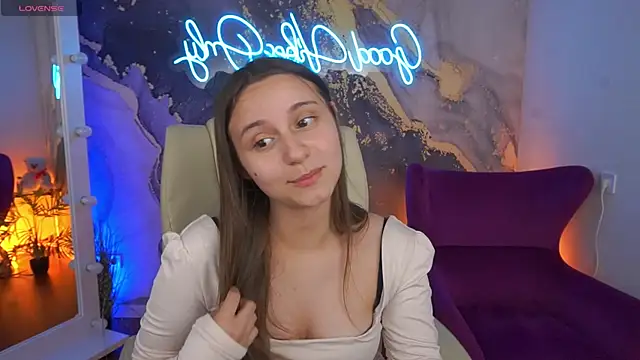 Онлайн чат XXX TinyNatalie