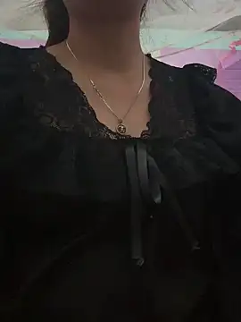 Nabi_pusy Adlı Modelin Canlı XXX Sohbeti