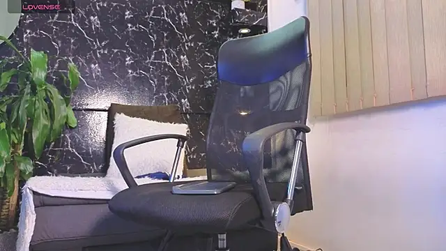 MR_EITHAN Live XXX Chat