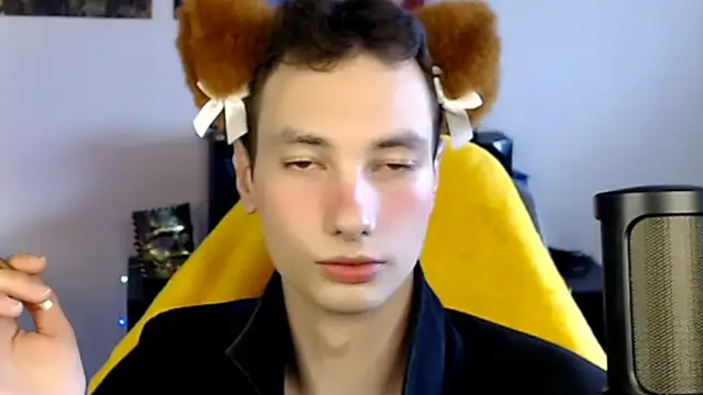 Joseph-Lowers Live XXX Chat