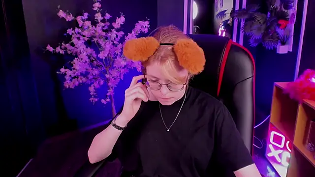 צ'אט XXX בשידור חי של FoxxyyPolly