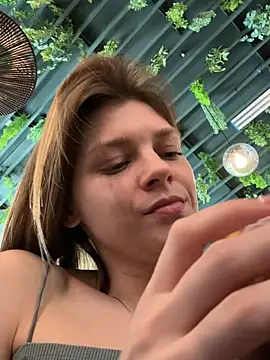 ValenciaShock Chat XXX live