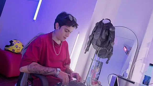 angel_still_ Show Webcam
