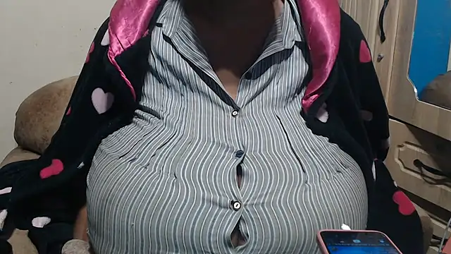 CUTEFIRMMELONSS 现场XXX聊天
