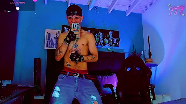 XXX chat uživo modela HannibalLester